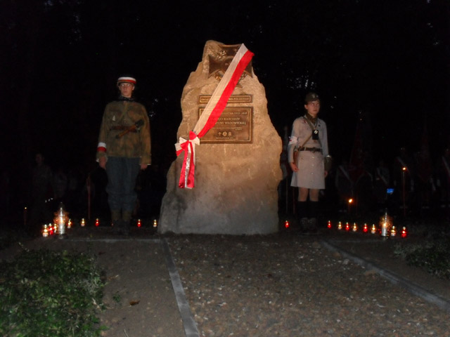 Odsłonięto obelisk upamiętniający 100 - lecie harcerstwa na Ziemi Wadowickiej