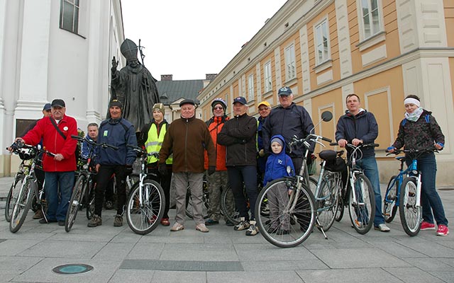 Cykliści z PPTK Wadowice szukali wiosny