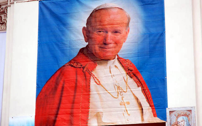 Relikwie św. Jana Pawła II po 5 złotych. Skusicie się?