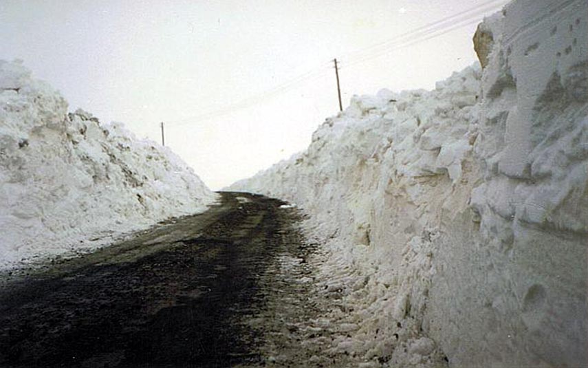 Tomice wspominają srogą zimę w 2002 roku. Były 4 metrowe zwały śniegu!