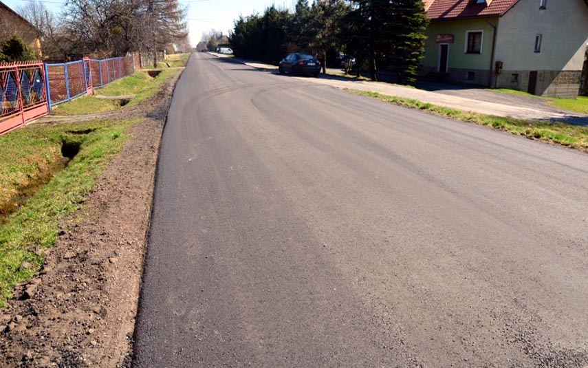 Wraz z wiosną powiat rozpoczął cząstkowe remonty dróg