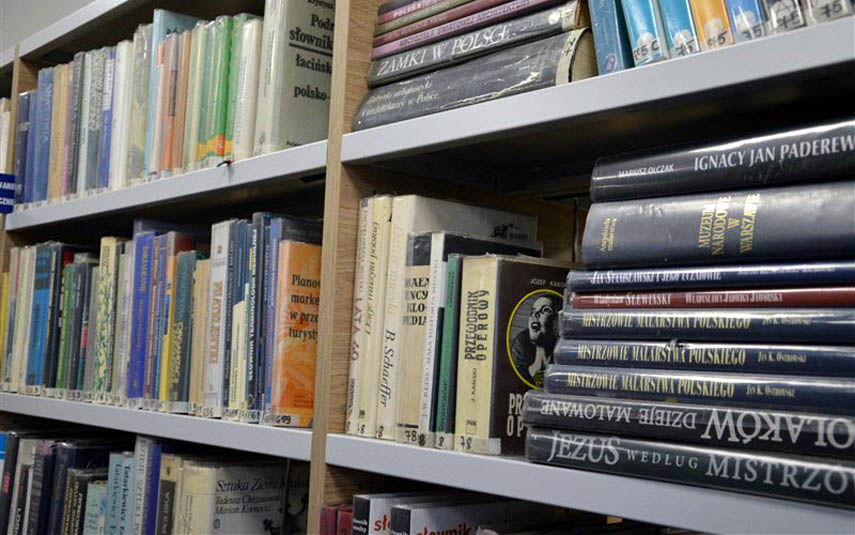 Biblioteka apeluje. Prawie 900 książek zalega u czytelników