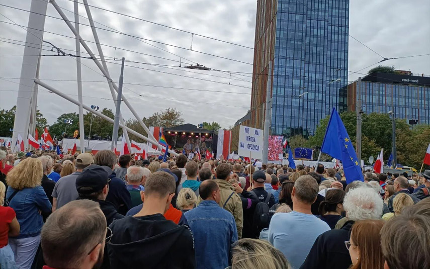 W Warszawie wielki marsz, w Wadowicach przeciwnicy PiS też się spotkali