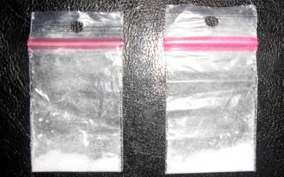 Prawe 100 gram amfetaminy w mercedesie