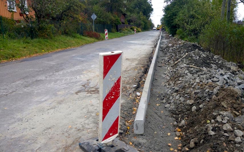 Powiat wziął się za remonty dróg w Lanckoronie