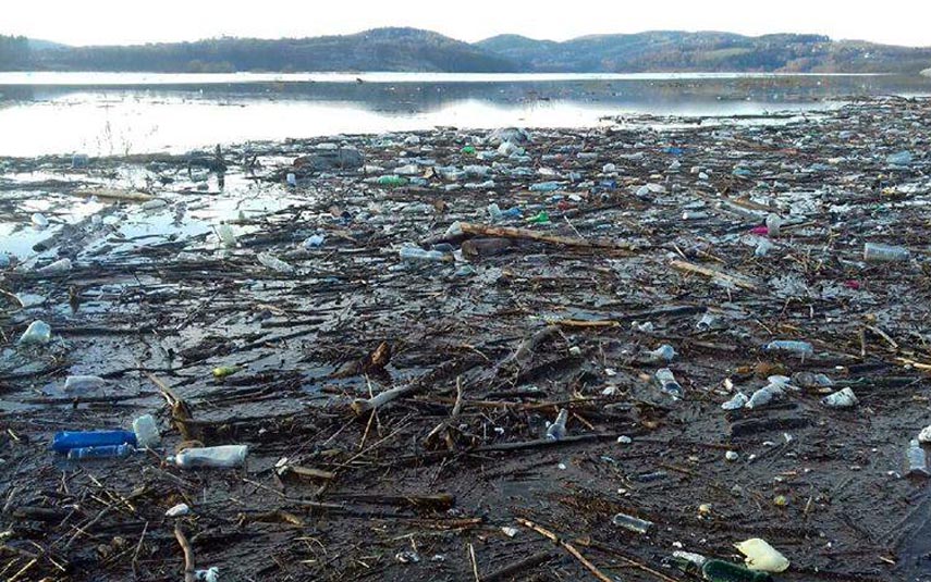 Zapraszają do sprzątania brzegów Jeziora Mucharskiego