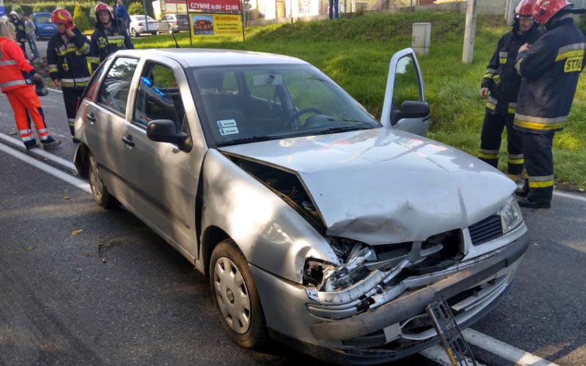 Zderzenie trzech samochodów w Nowych Dworach. Ranną kobietę zabrał śmigłowiec LPR