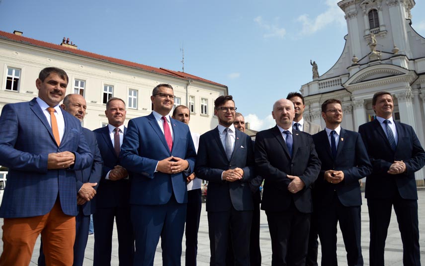 PiS zaprezentował swoich kandydatów na burmistrzów i wójtów w powiecie wadowickim