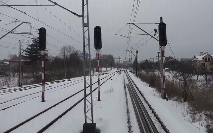 Pociągiem z Kalwarii do Krakowa z kabiny maszynisty (WIDEO)