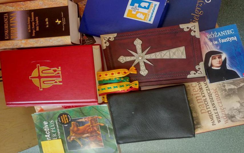 Policja szuka właściciela religijnych książek