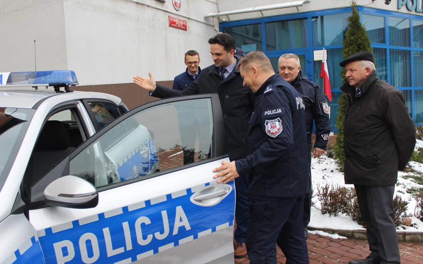 Policjanci z Kalwarii mają nowy radiowóz