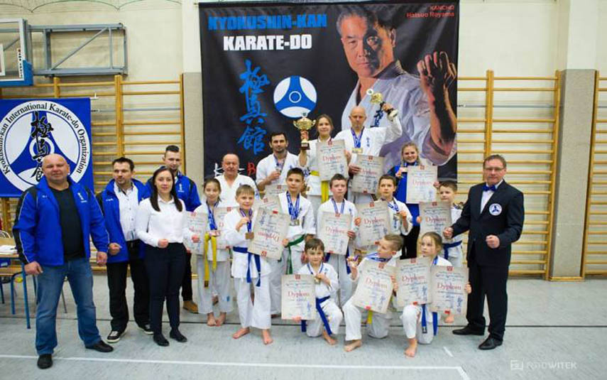 23 medale  kalwaryjskich karateków na turnieju w Żywcu