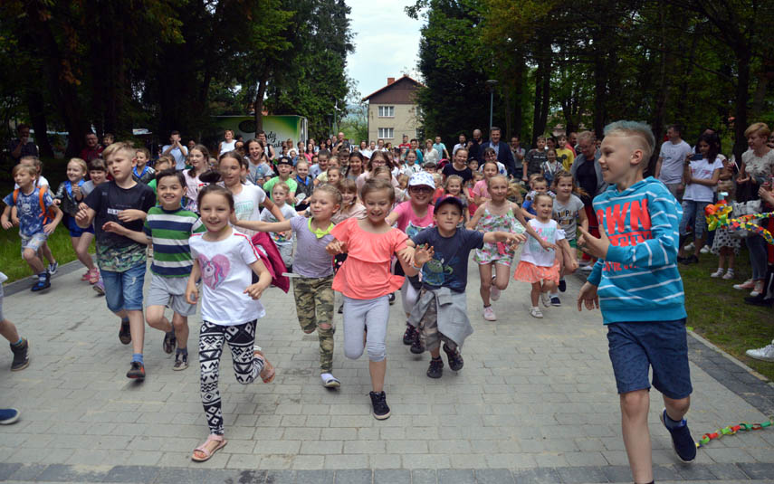Dzieciaki w swoje święto oficjalnie otworzyły Park Miejski po remoncie!