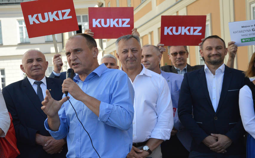 Koalicja PSL i Kukiz '15 zaprezentowała na wadowickim rynku swoich kandydatów