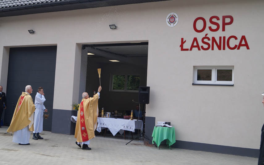 Po dziewięciu latach druhowie OSP Łaśnica w końcu mają remizę