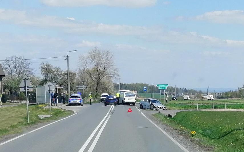 Czołówka w Witanowicach na słynnym skrzyżowaniu