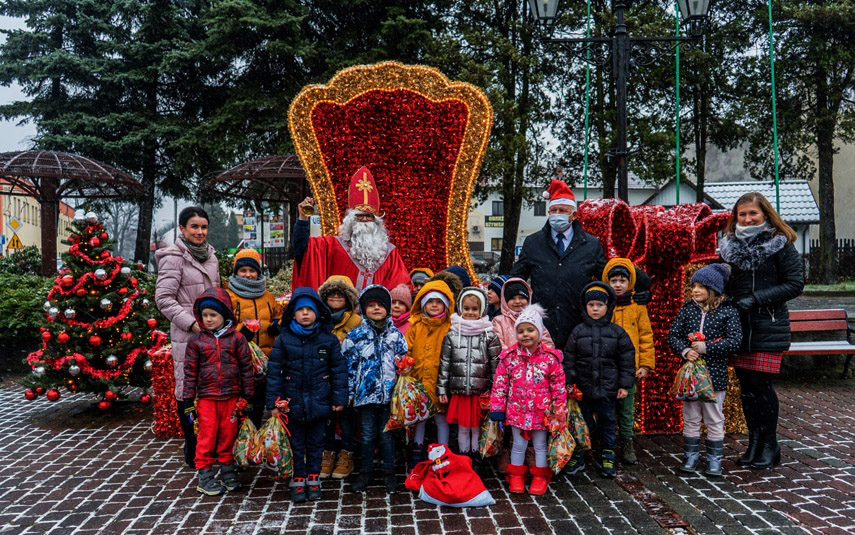 Fotel świętego Mikołaja w Kalwarii znowu cieszy mieszkańców
