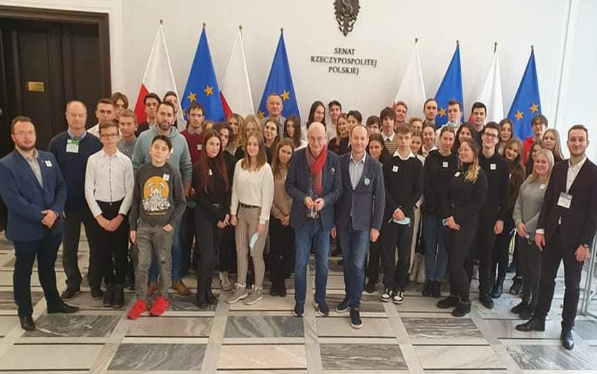 Młodzież z powiatowych szkół odwiedziła Sejm i Senat