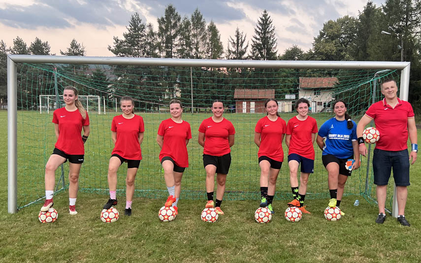 Dziewczyny z Jaroszowickiej drużyny wracają do treningów piłki nożnej