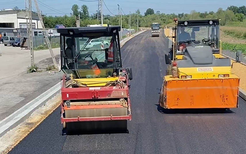 Na nowej drodze za Maspeksem kładą już asfalt