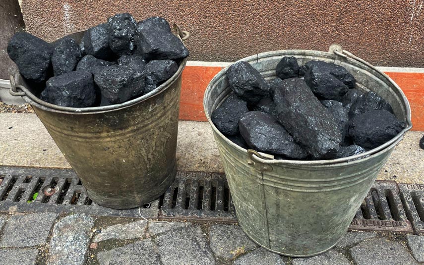 Ćwierć miliona ton węgla trafiło już do mieszkańców. Władze Małopolski twierdzą, ze dystrybucja przebiega sprawnie
