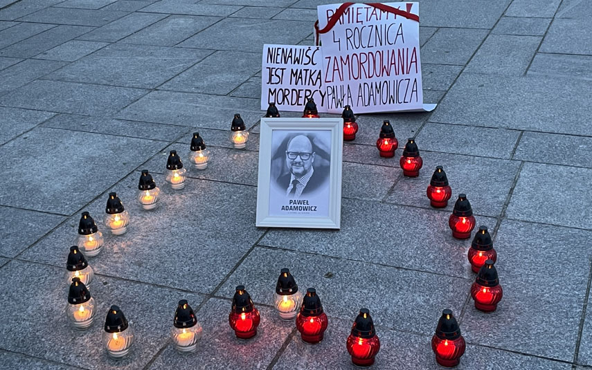 Zapalili znicze w czwartą rocznicę zamordowania Pawła Adamowicza